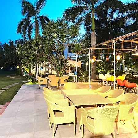 Green Leaf Cafe And Home Stay Greater Noida Εξωτερικό φωτογραφία